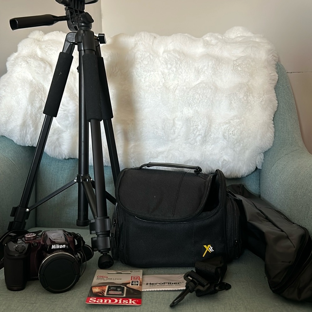 Like New - Nikon Coolpix B500 - Burgundy with Tripod, camera bag, memory card